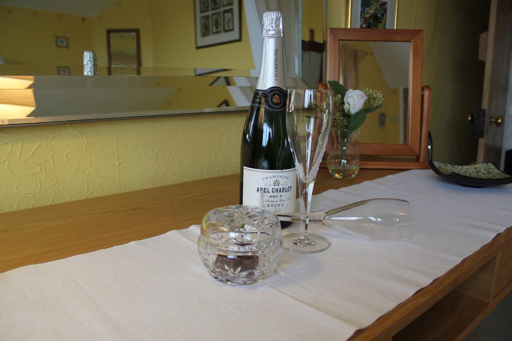Shakespeare'S View Hotel Stratford-upon-Avon Room photo